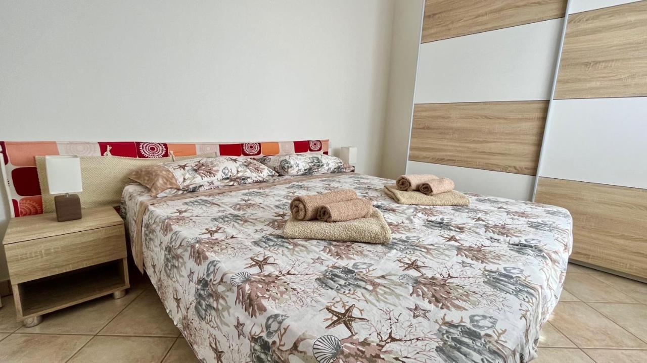 Attici Con Terrazzo Vista Mare Apartment กาลาเซตตา ภายนอก รูปภาพ